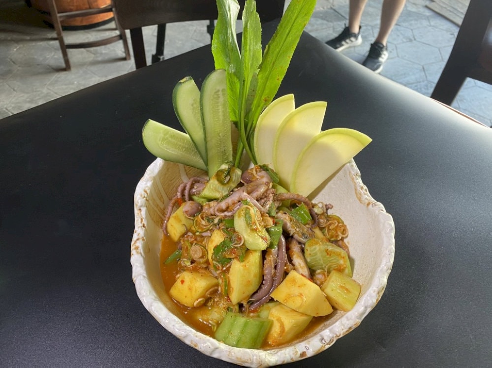 Món gỏi ruốc chua cay